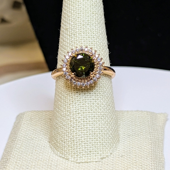 Olive Green & Clear CZs Ring - Picture 7 of 10